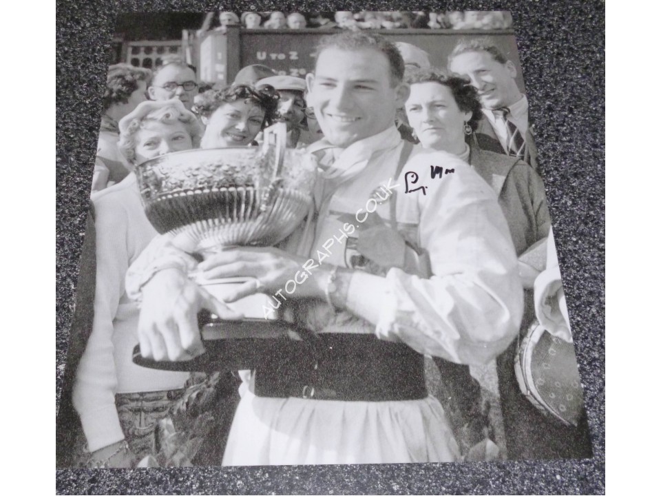 Stirling Moss F1 genuine authentic autograph signed image 2. COA UACC