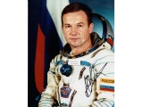 Cosmonaut Yury Lonchakov genuine authentic signed autograph photo. COA UACC Cosmonaut Yury Lonchakov genuine authentic signed autograph photo. COA UACC
