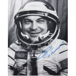 Cosmonaut Yuri Romanenko authentic signed autograph photo. COA UACC