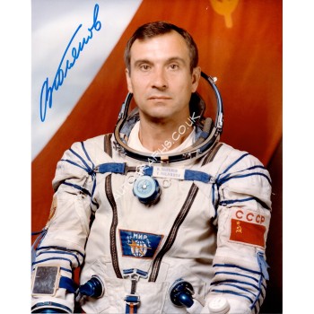 Cosmonaut Valery Polyakov genuine signed autograph photo 2. COA UACC