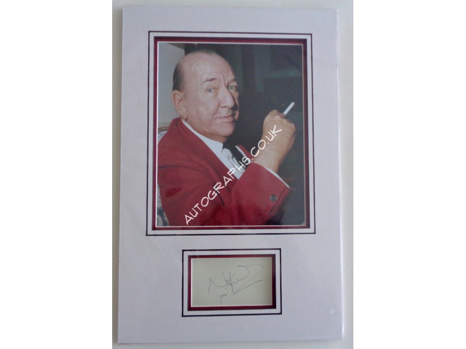 Noel Coward genuine authentic autograph signed display. COA UACC