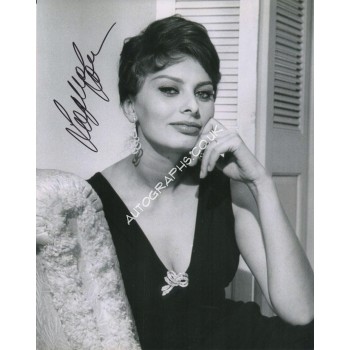 Sophia Loren signed genuine signature photo. COA UACC
