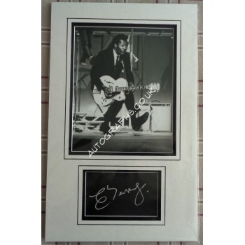 Chuck Berry signed authentic genuine signature autograph display. COA UACC