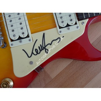 Kelly Jones Stereophonics authentic signed genuine autograph guitar. COA UACC Kelly Jones Stereophonics authentic signed genuine autograph guitar. COA UACC