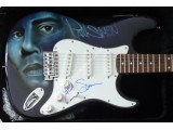 Paul Simon authentic signed genuine autograph guitar. COA UACC