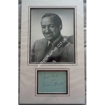 David Niven genuine authentic autograph signature photo display. COA UACC