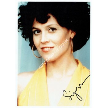 Sigourney Weaver  genuine authentic signed autographs. COA UACC