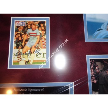 West Ham Bobby Moore Hurst  signed genuine signature autograph display. COA UACC