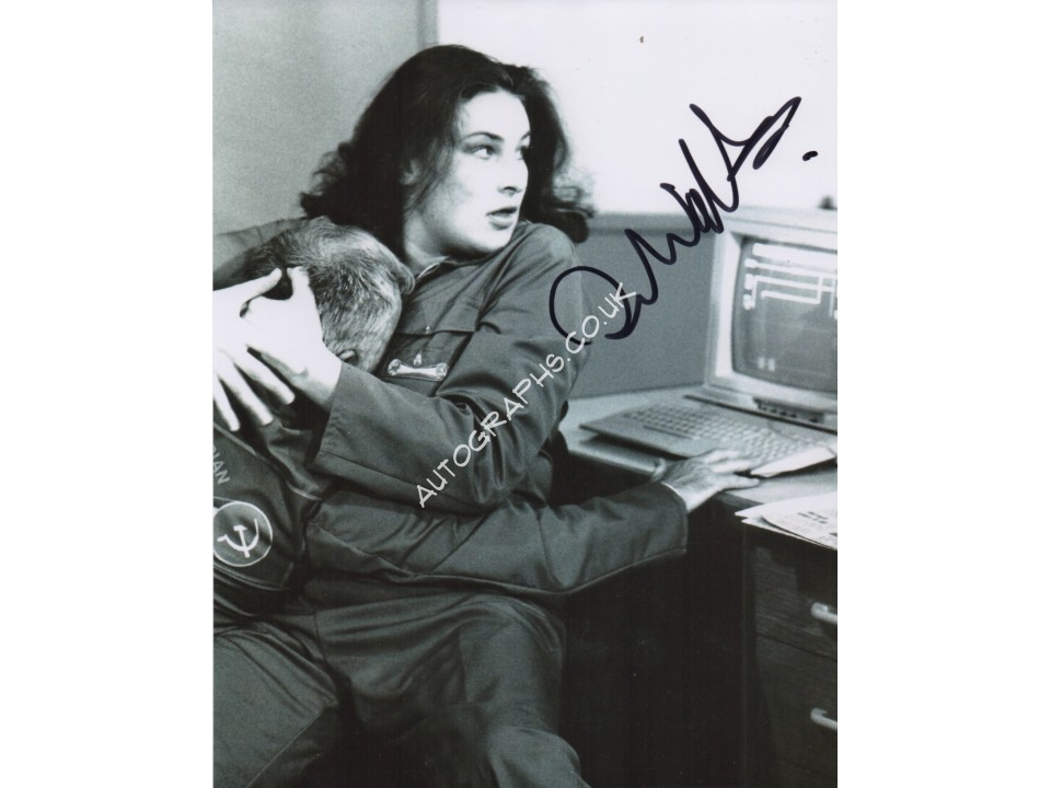 Julie T Wallace James Bond genuine authentic autograph signed photo. COA UACC