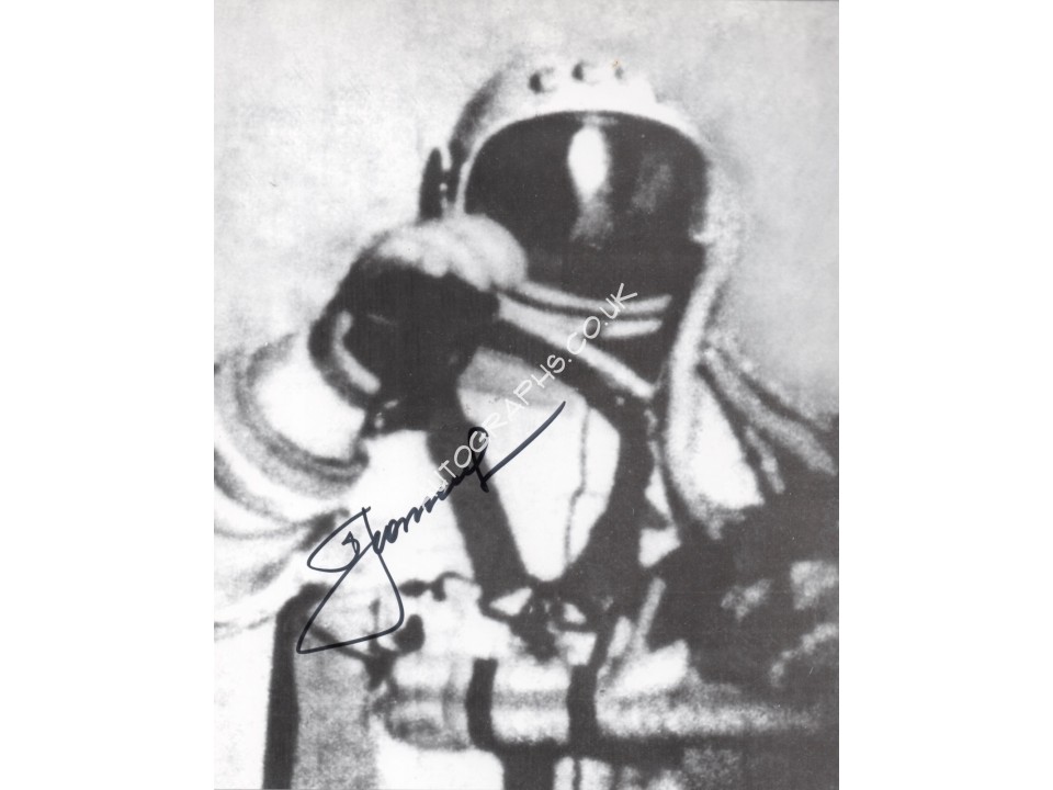 Alexei Leonov first space walk authentic signed Genuine signature photo 2. COA UACC Alexei Leonov first space walk authentic signed Genuine signature photo 2. COA UACC