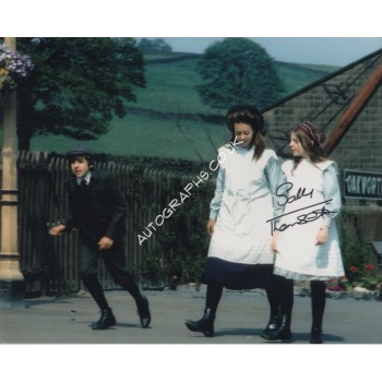 Sally Thomsett Railway Children authentic genuine signature signed photo. COA UACC