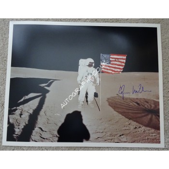 Edgar Mitchell Apollo space genuine authentic autograph signed photo. COA UACC
