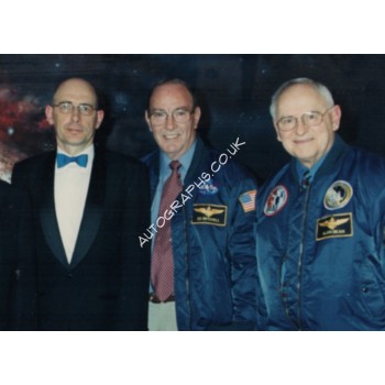 Ed Mitchell Apollo 14 genuine authentic autograph signed jacket. COA UACC Ed Mitchell Apollo 14 genuine authentic autograph signed jacket. COA UACC