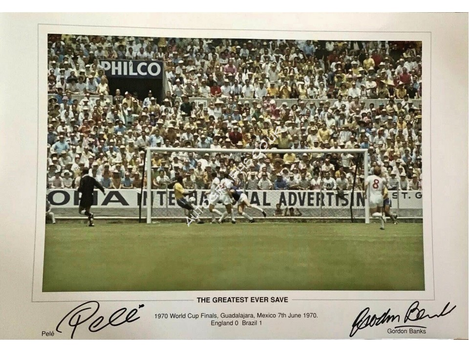 Pele Gordon Banks Brazil football genuine authentic autograph signed photo. COA UACC Pele Gordon Banks Brazil football genuine authentic autograph signed photo. COA UACC
