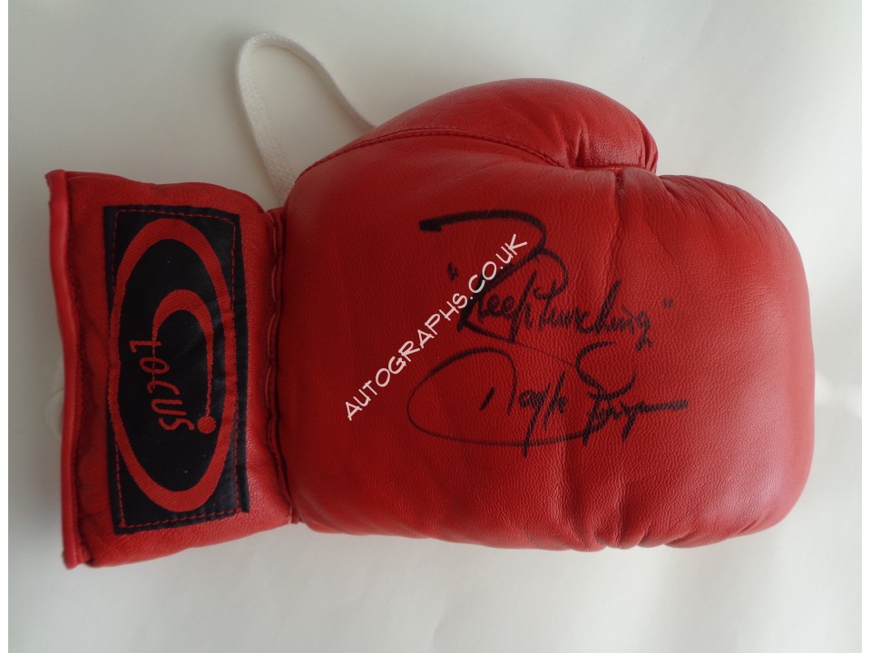 Barry McGuigan Boxing signed authentic signature autograph glove. COA UACC