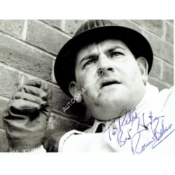 Ronnie Barker  original authentic genuine autograph signed photo. COA UACC