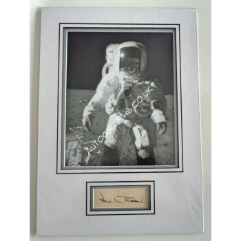 Alan Bean Apollo signed genuine signature autograph display. COA UACC