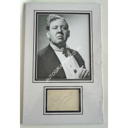 Charles Laughton Hunchback signed authentic autograph photo display. COA UACC