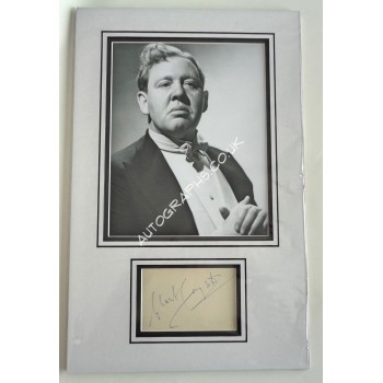 Charles Laughton Hunchback signed authentic autograph photo display. COA UACC