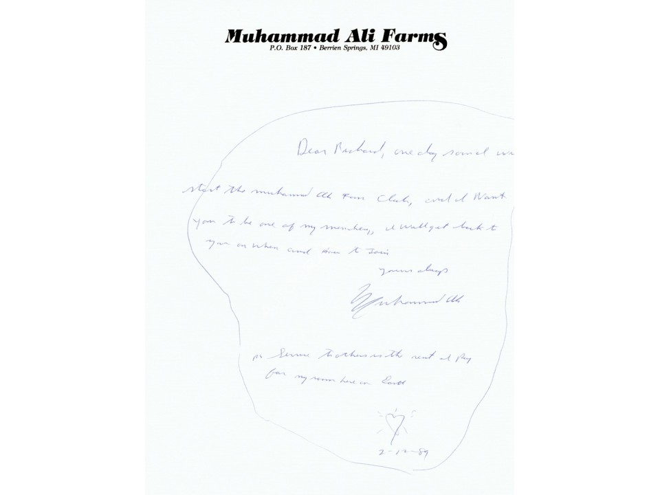 Muhammad Ali genuine authentic signed autograph signatures. COA UACC