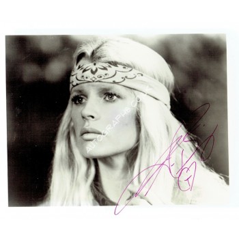 Kim Basinger signed authentic genuine signature photo. COA UACC