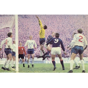 Bobby Moore signed authentic genuine signature image. COA UACC