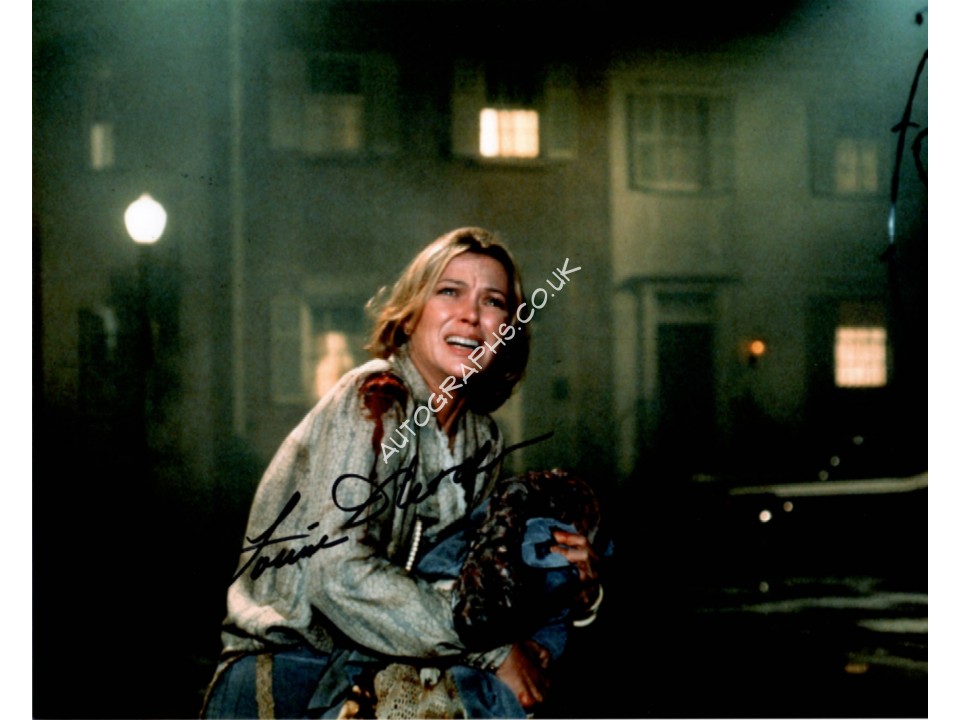 Louise Fletcher Excorcist genuine signed authentic signature photo. COA UACC Louise Fletcher Excorcist genuine signed authentic signature photo. COA UACC