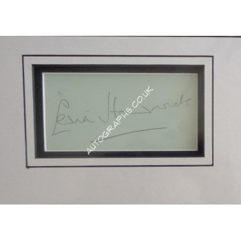 Cedric Hardwick Twilight Zone signed genuine signature autograph display. COA UACC Cedric Hardwick Twilight Zone signed genuine signature autograph display. COA UACC
