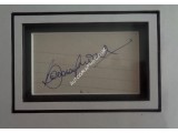 Bobby Moore WC England 1966 genuine signed authentic signature & photo. COA UACC