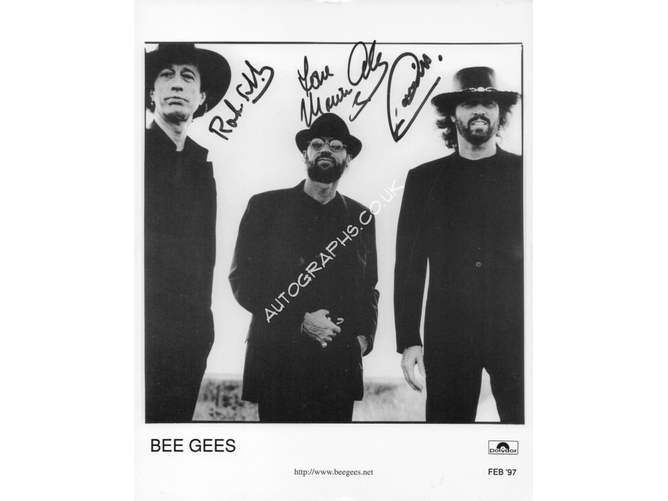 Bee Gees signed authentic signature autograph photo. COA UACC Bee Gees signed authentic signature autograph photo. COA UACC