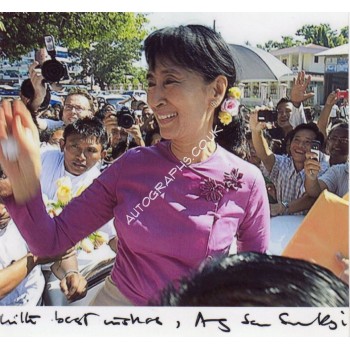 Aung San Suu Kyi genuine signed photograph. COA UACC Aung San Suu Kyi genuine signed photograph. COA UACC