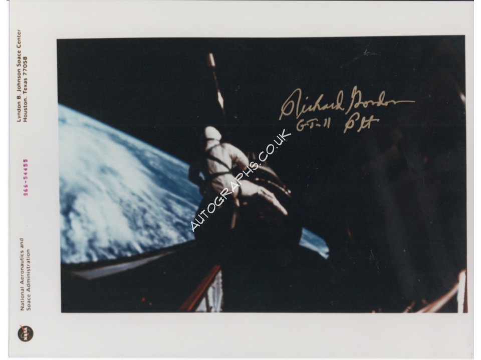 Gemini Apollo Richard Gordon astronaut authentic signed autograph photo. COA UACC