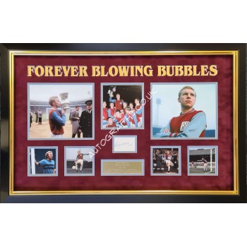 Bobby Moore West Ham WC 1966 genuine authentic signed display. COA UACC