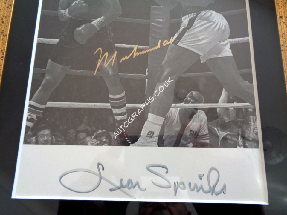 Muhammad Ali Leon Spinks genuine signed authentic signature image display. COA UACC Muhammad Ali Leon Spinks genuine signed authentic signature image display. COA UACC