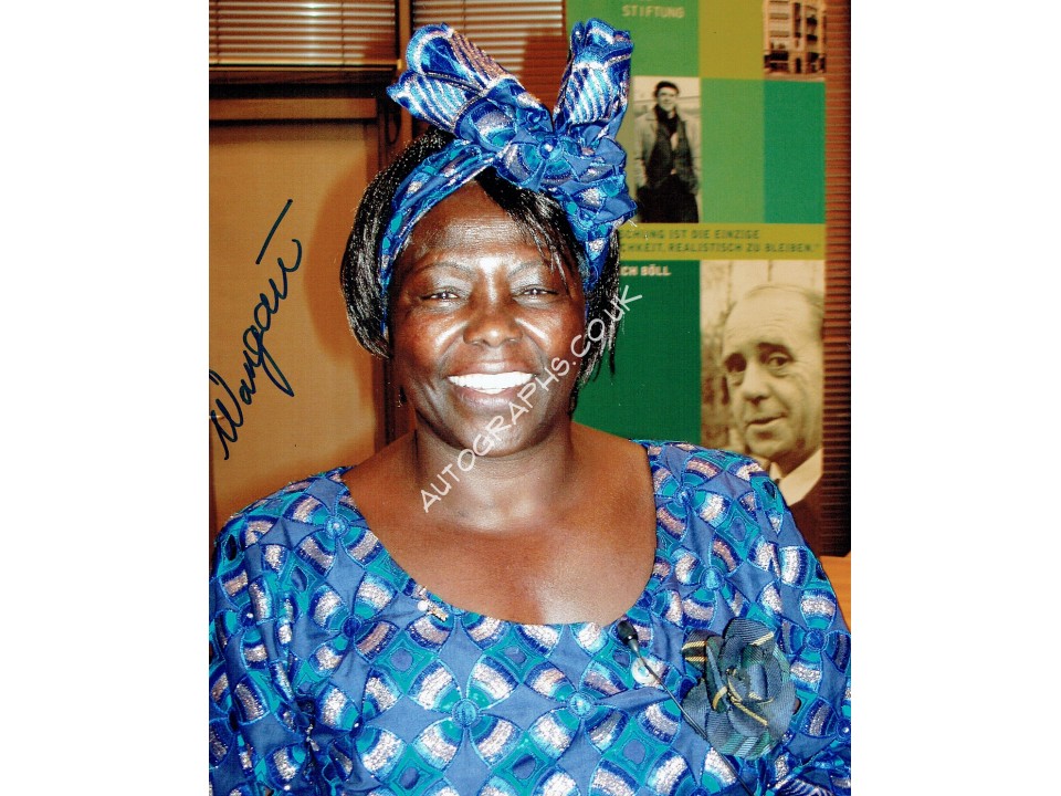 Wangari Maathai signed photograph. COA UACC