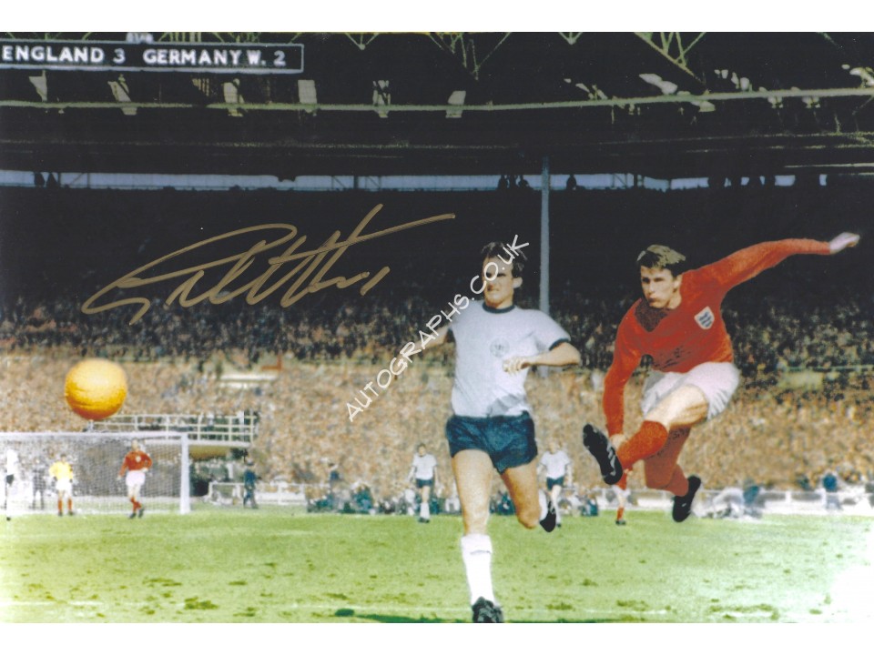 Geoff Hurst England World Cup 1966 Signed 12x8 Photograph. COA UACC Geoff Hurst England World Cup 1966 Signed 12x8 Photograph. COA UACC
