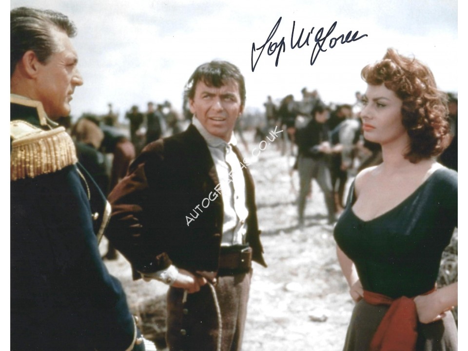 Sophia Loren Signed 10x8 Inch Photograph 2. COA UACC