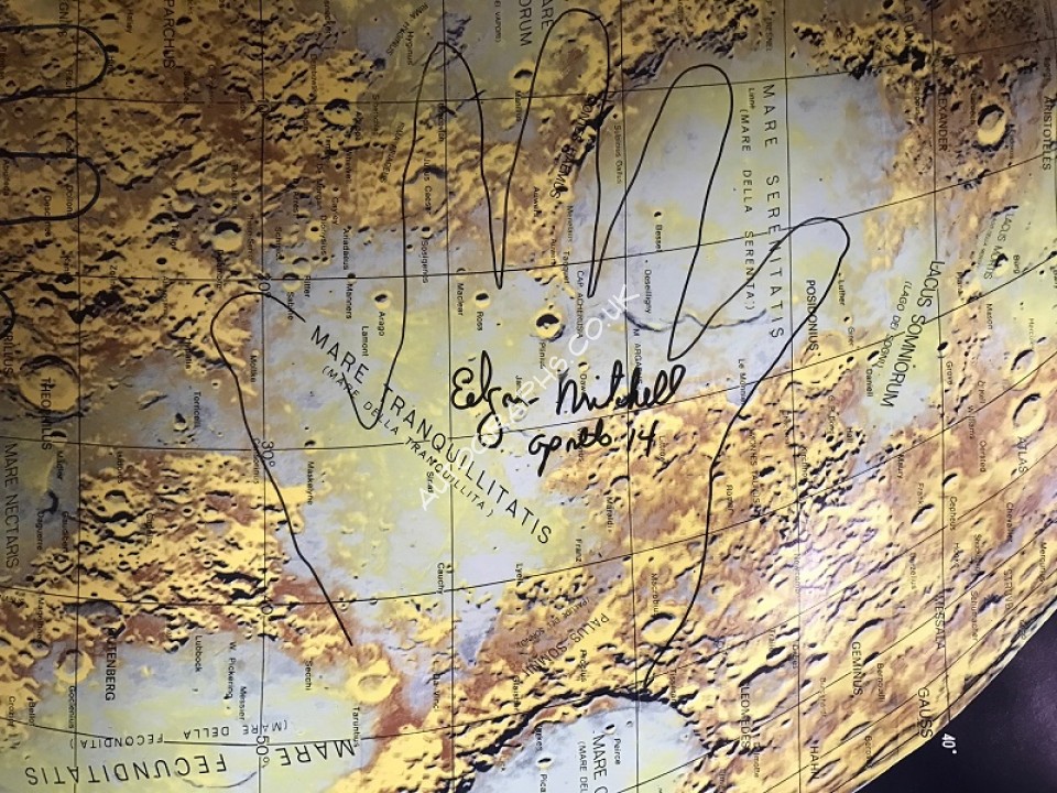 Moonwalkers - Cartographica Milano, Hands. COA UACC