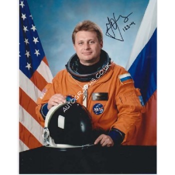 Cosmonaut Onufrienko Space genuine signed autograph photo 2. COA UACC