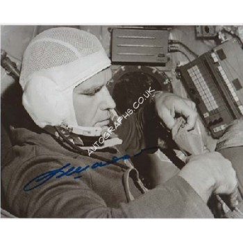 Cosmonaut Shatalov space genuine signed autograph photo 7. COA UACC