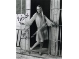 Twiggy The Boyfriend genuine signed authentic signature photo. COA UACC