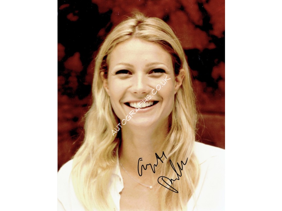 Gwyneth Paltrow  original authentic genuine autograph signed photo. COA UACC