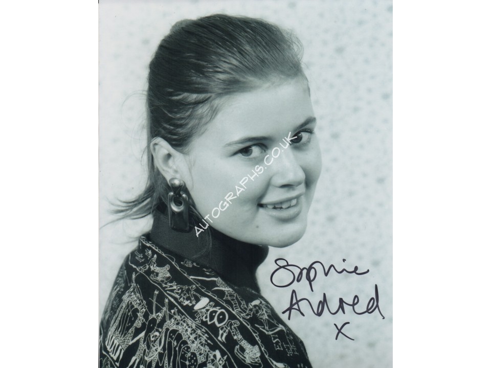 Sophie Aldred Doctor Who genuine signed authentic signature photo. COA UACC Sophie Aldred Doctor Who genuine signed authentic signature photo. COA UACC