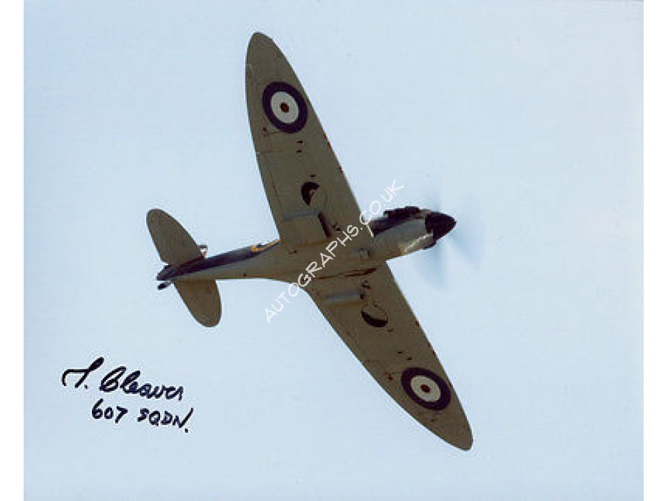 WW2 Reg Cleaver 607 sqdn Spitfire genuine signed authentic autograph photo. COA UACC
