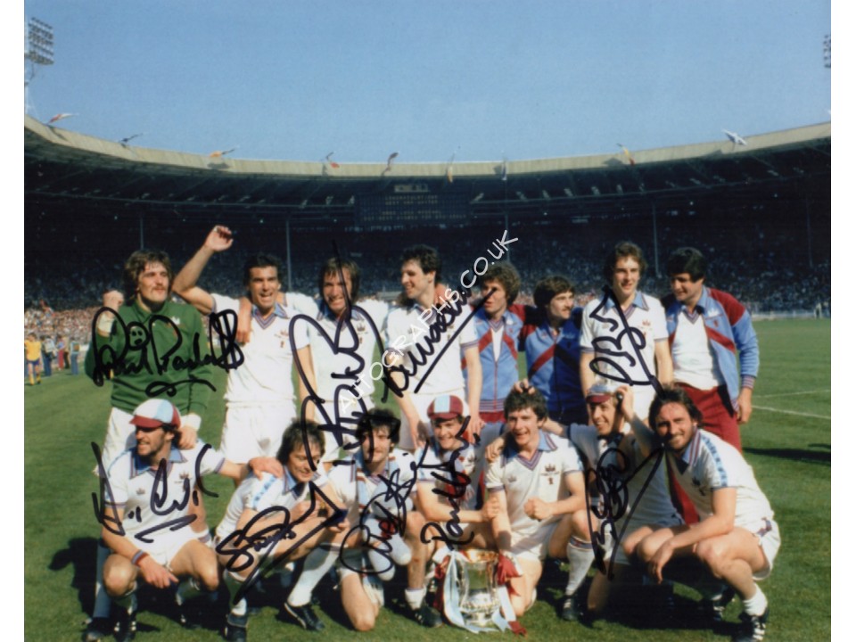West Ham1980 FA Cup multi signed genuine authentic autographs photo. COA UACC West Ham1980 FA Cup multi signed genuine authentic autographs photo. COA UACC